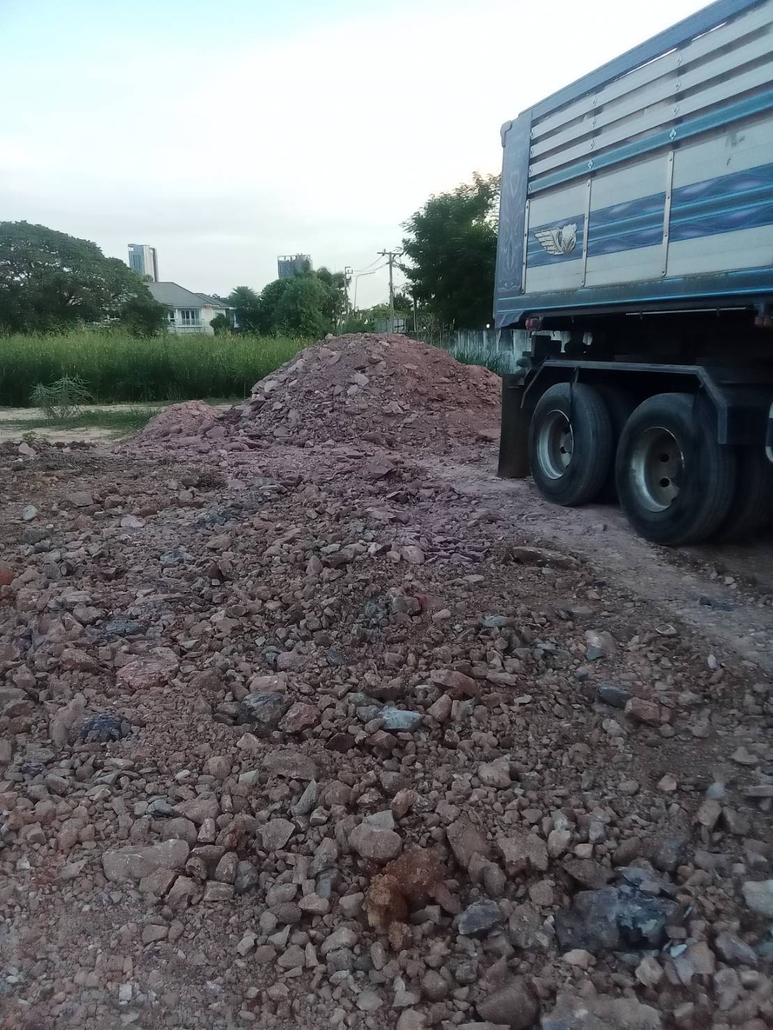 ราคาดินลูกรังคิวละ